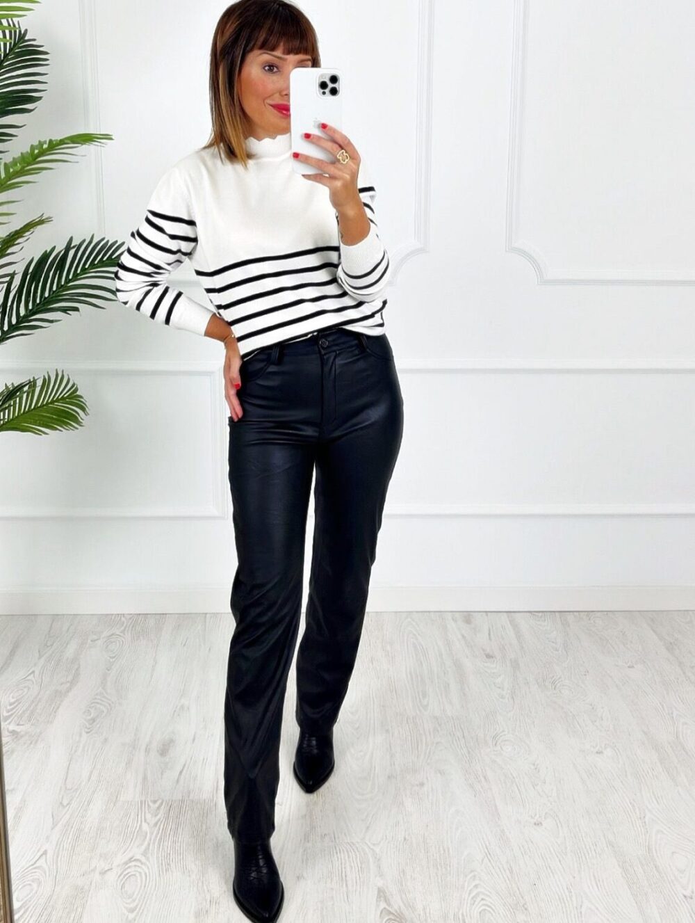 Pantalón polipiel negro