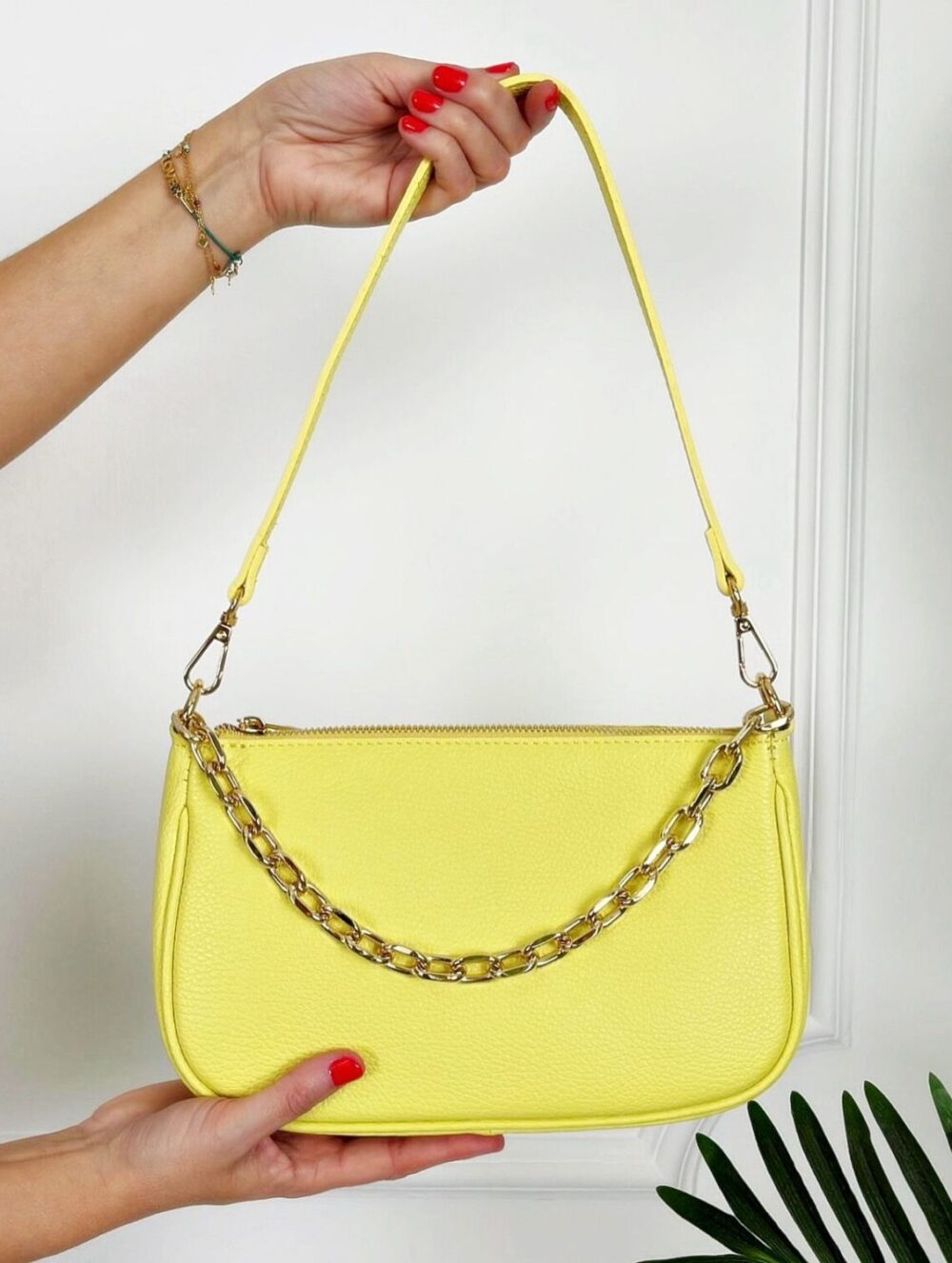Bolso piel cadena amarillo