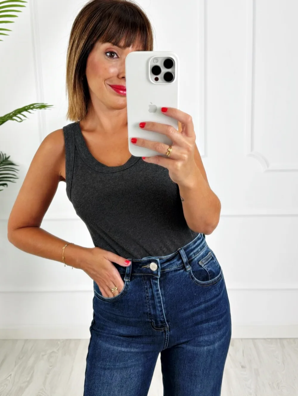 Camiseta tirante ancho new gris