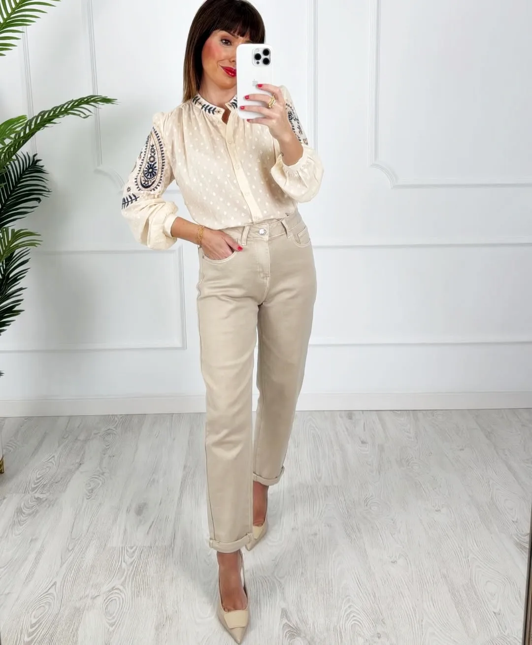 Blusa bordados beige - Imagen 4