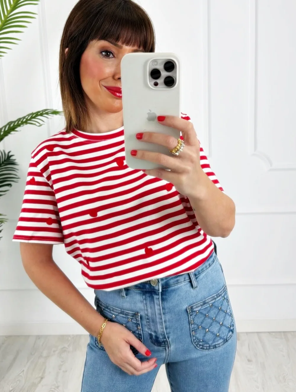 Camiseta rayas corazones bordados roja