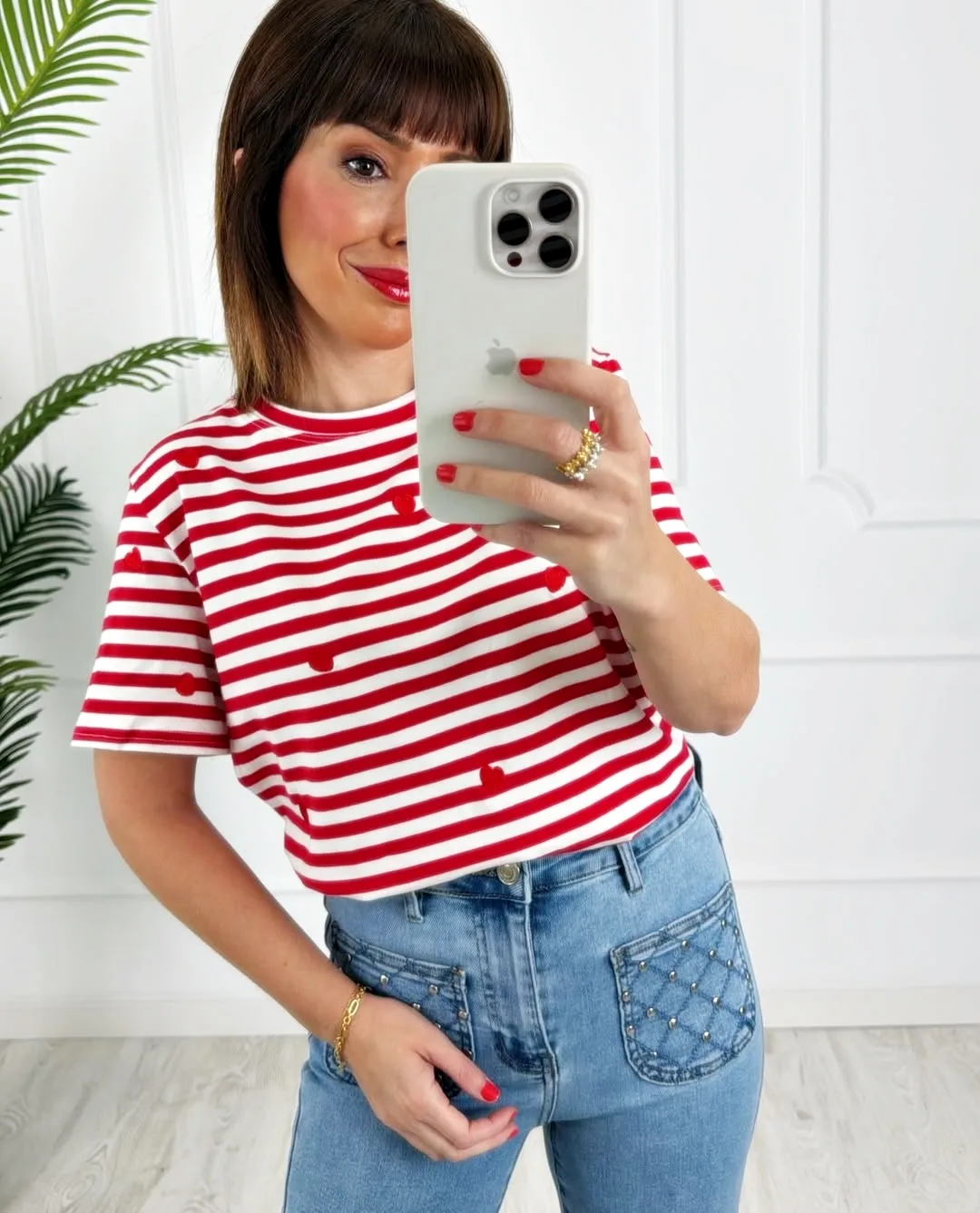 Camiseta rayas corazones bordados roja