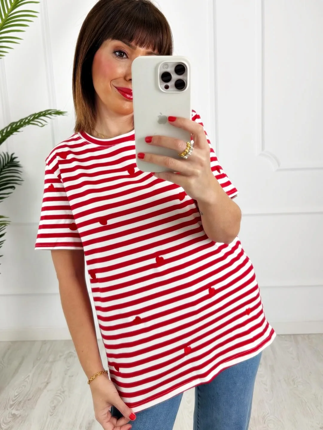 Camiseta rayas corazones bordados roja - Imagen 2