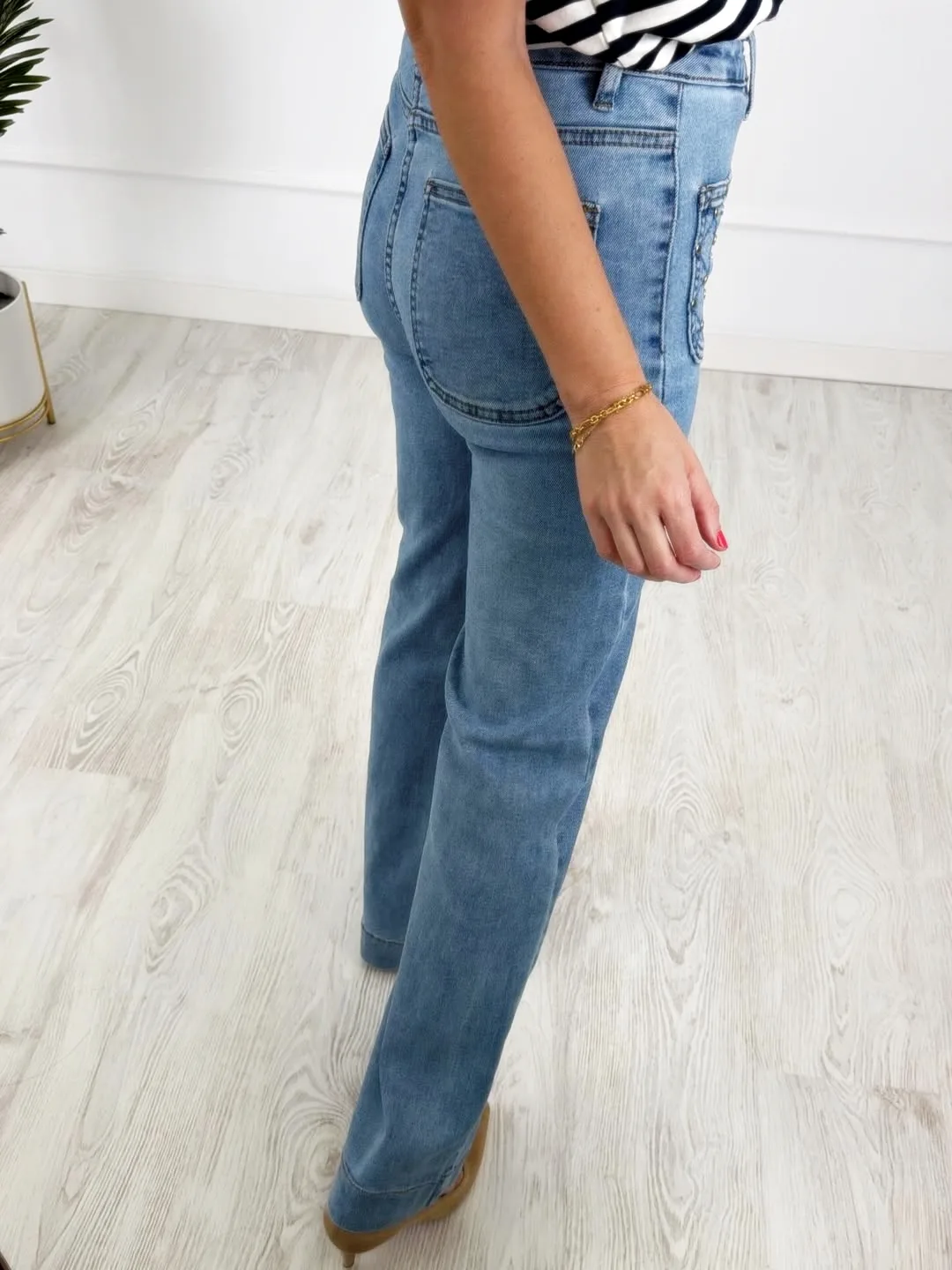 Pantalón bolsillos tachas denim - Imagen 3
