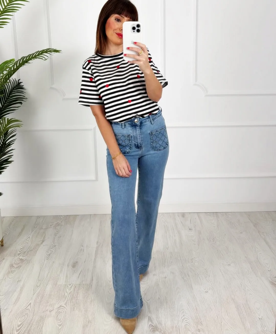 Pantalón bolsillos tachas denim