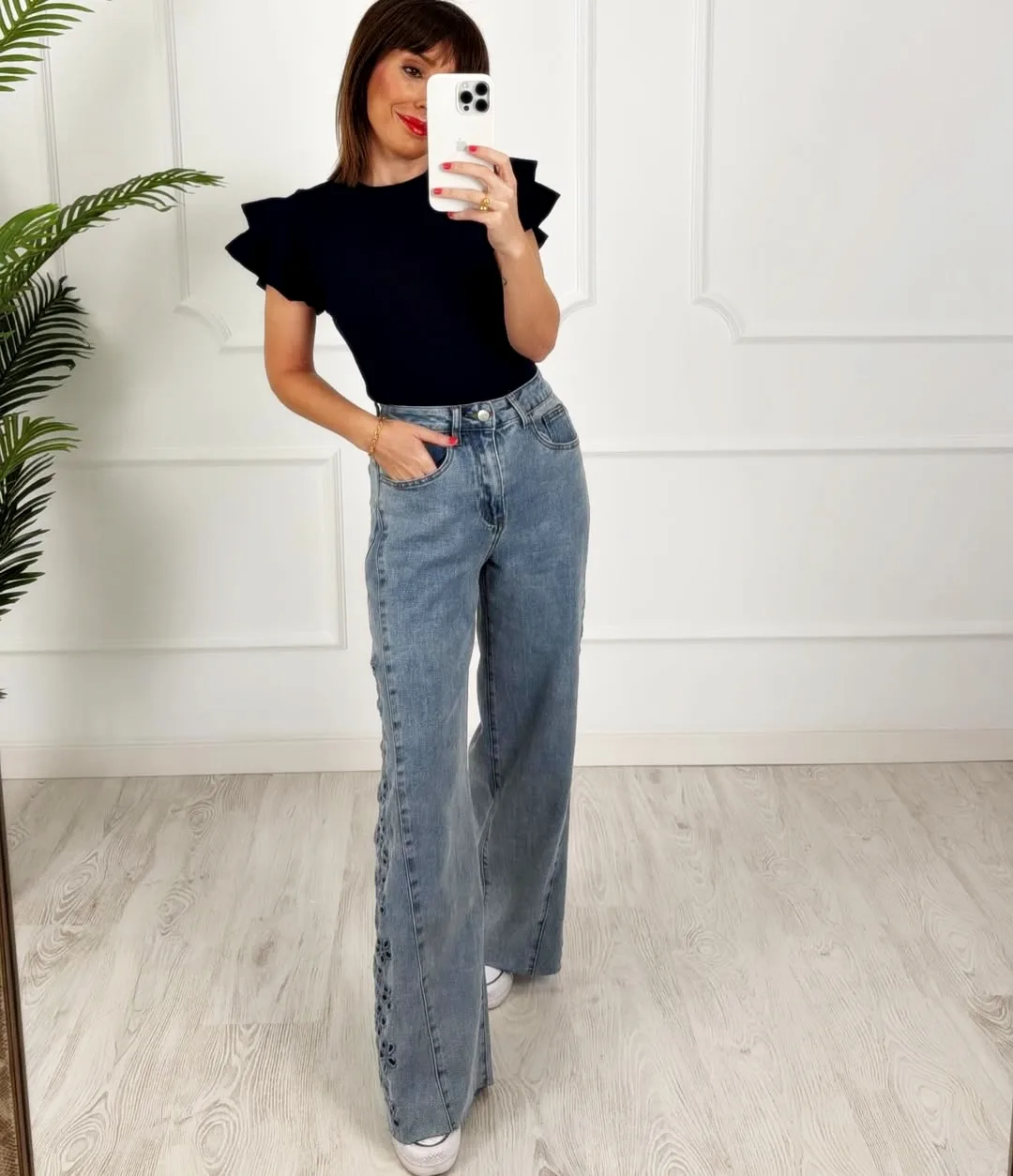 Pantalón denim wide leg flores bordadas - Imagen 3