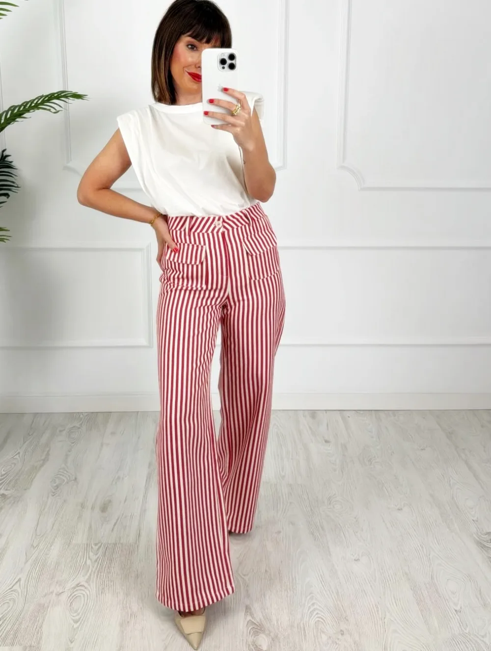 Pantalón bolsillos rayas rojas