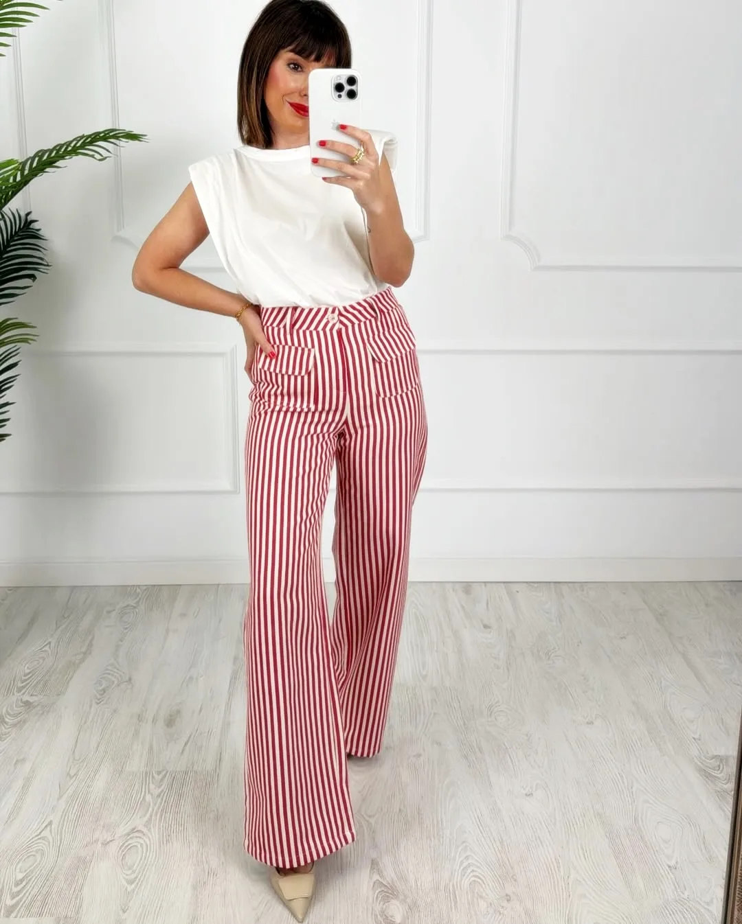 Pantalón bolsillos rayas rojas