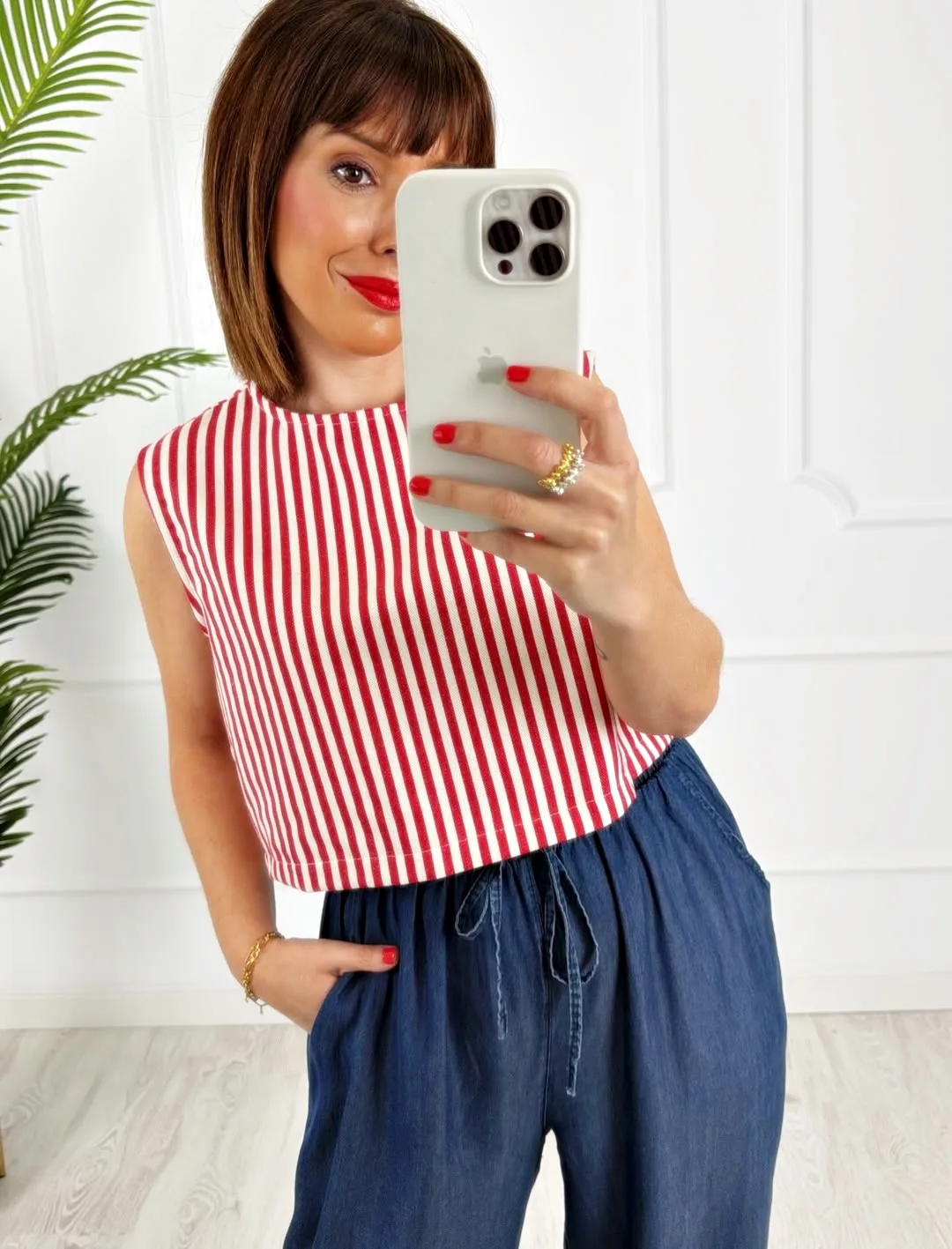 Top botones rayas rojas